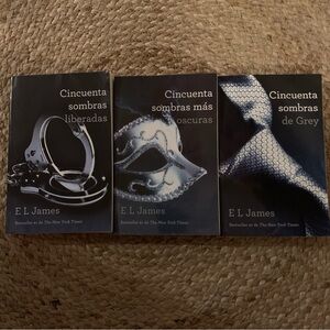 Cincuenta Sombras Spanish Edition Book Collection - Complete Trilogy Set